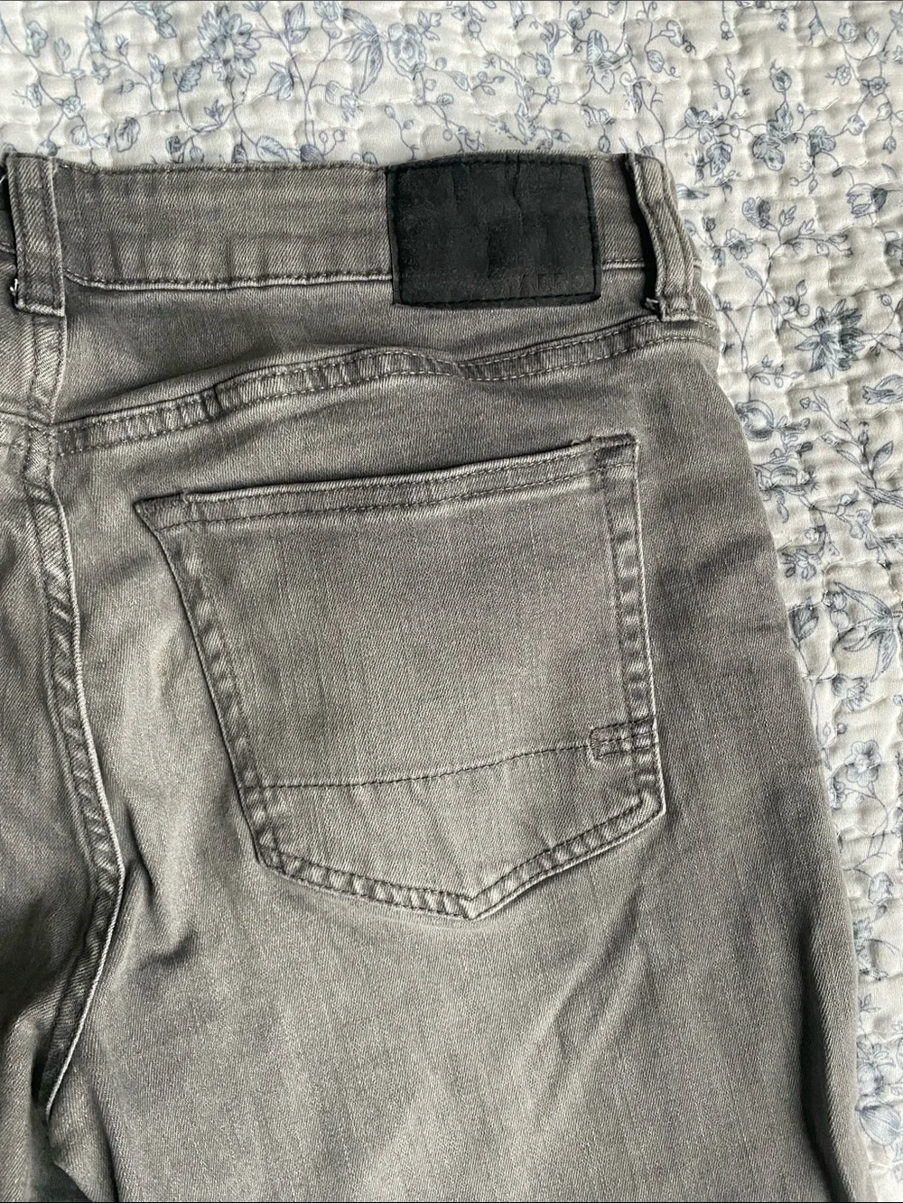 Aeropostale Men’s Slim Jeans - Gray
